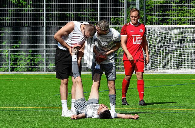 Bild 9: Linzgauer Titelparty! So bejubelt der FC Aramäer Pfullendorf die Meisterschaft
