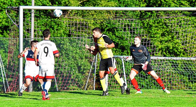 Bild 25: SV Eichsel dreht binnen drei Minuten das Spiel im Rothaus-Bezirkspokal zum 4:3-Sieg bei der SG Niederhof-Binzgen &ndash; und wir haben Bilder!