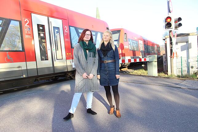 Das Zugunglück von Sipplingen ist für Anjuschka Krämer und Nicole Hubmann (von links) weiterhin präsent. Sie wurden durch den ...