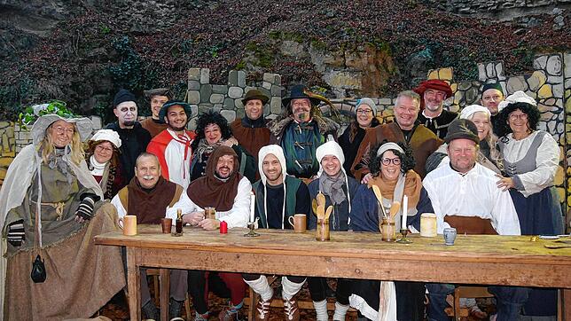Das Theater-Team des Rattlinger Narrenvereins Burg Rosenegg lädt zu seinem traditionellen Martini-Freilichtspiel ein. Auch andere ...