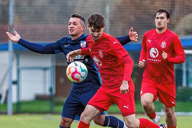 Bild 14: VfB Waldshut muss sich mit 2:2 gegen die U23 des Freiburger FC begnügen &ndash; und wir haben Bilder!