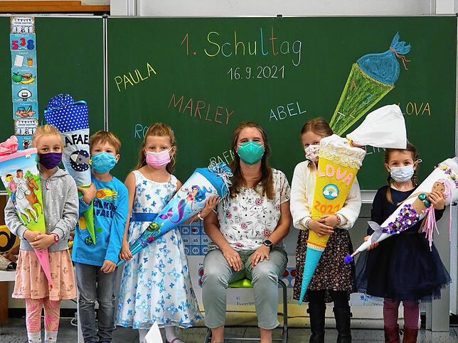 Verstärkung für die Rabenklasse! In der Grundschule Hödingen freuen sich die Zweitklässler der jahrgangsgemischten Rabenklasse 1/2a ...