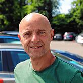 Der 54-jährige Hans-Peter Hummel sieht trotz der hohen Parkgebühren keine Alternative zum Autofahren.