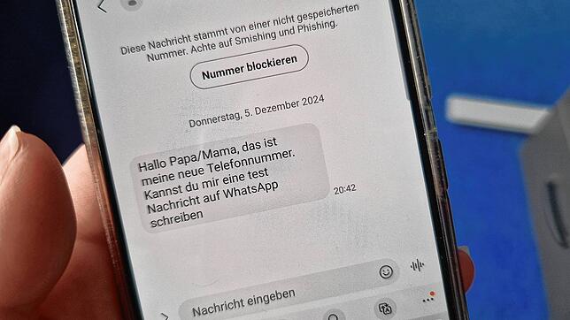 Immer wieder werden Menschen Opfer von Trickbetrügern, die sich als Familienmitglied ausgeben, um so an Geld zu kommen.