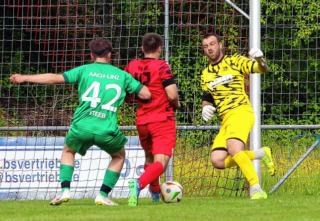 Bild 5: Vier Tore nach der Pause – TSV Aach-Linz besiegt FV Walbertsweiler. Wir waren mit der Kamera dabei!