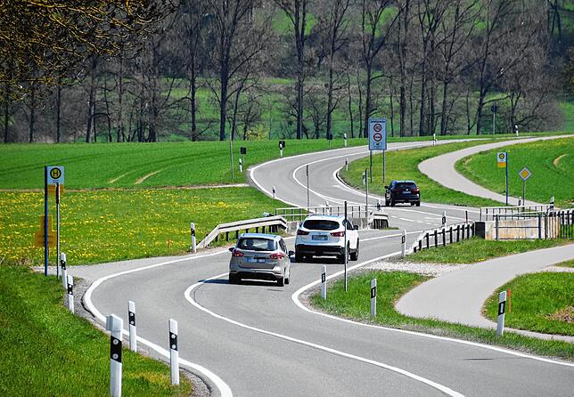 Ab 3. Mai beginnt der Bau einer Behelfsbrücke in Form einer Verdohlung der Mahlspürer Aach neben der Freibad-Brücke (L194), da diese ...