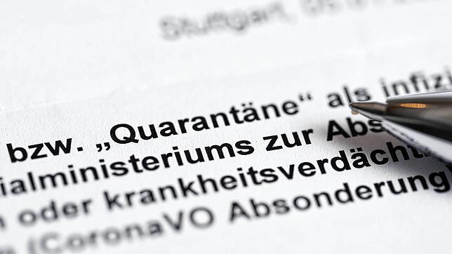Einen hier abgebildeten Quarantänebescheid erhielten Corona-Kranke schon länger nicht mehr. Bald fällt die Absonderungspflicht wohl ...