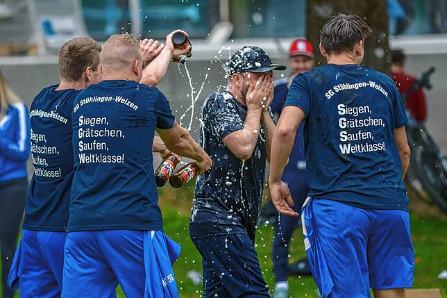 Bild 7: SG Stühlingen/Weizen siegt 5:1 beim FC Geißlingen und feiert den  Meistertitel – wir haben Fotos!