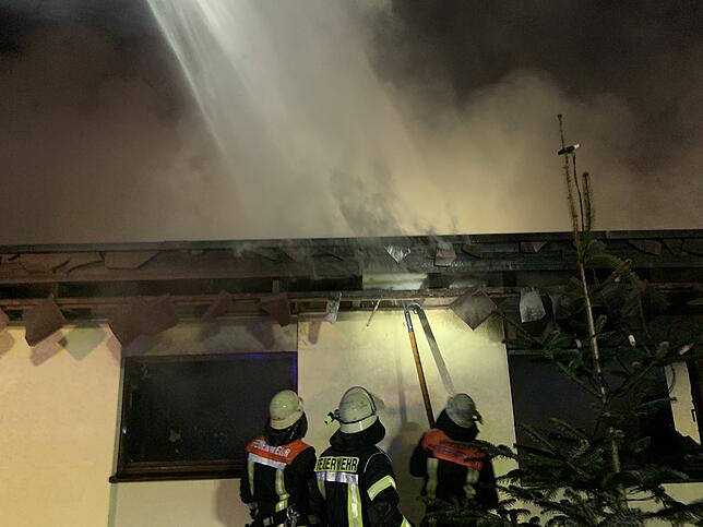 Bild 5: Mit Videos: Millionenschaden bei Brand im Kindergarten Seeboden