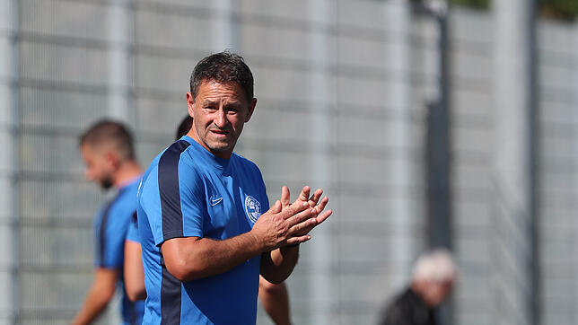Der Hegauer FV (Trainer Javier Martin) trifft zwar dreimal gegen den FC Neustadt. Der aber holt sich mit dem 6:3 alle Punkte im Hegau ab.