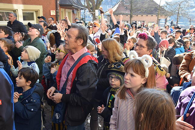 Bild 3: Narrolauf in Laufenburg 2025: Diese Bilder zeigen den farbenprächtigsten Umzug des Jahres!