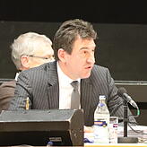 Donaueschingens Oberbürgermeister Erik Pauly bei der Gemeinderatssitzung.