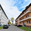 Die Hans-Thoma-Höfe in Donaueschingen: Ein Blick durch die Hansjakobstraße in Richtung des Hindenburgrings.