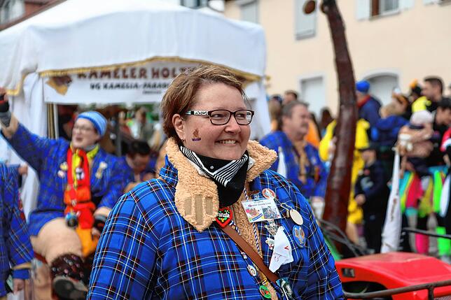 Bild 30: So bunt war der große Umzug beim Seenarrentreffen in Allensbach 2024 &ndash; Teil 2