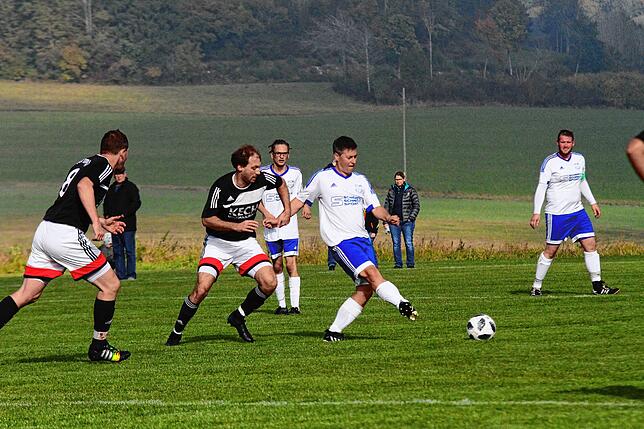 Bild 17: FC Dettighofen bleibt nach 0:2-Niederlage bei der SG Bettmaringen siegloses Schlusslicht der Liga &ndash; und wir haben Bilder!