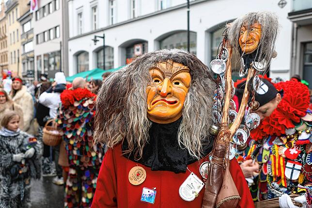 Bild 27: Straßenfasnacht 2025 in Konstanz: Narren erobern die Marktstätte – Die Highlights in Bildern!