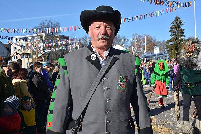 Bild 16: Bilder vom Narrentreffen der Urviecher-Zunft Bad Dürrheim: Großer Festumzug (2)