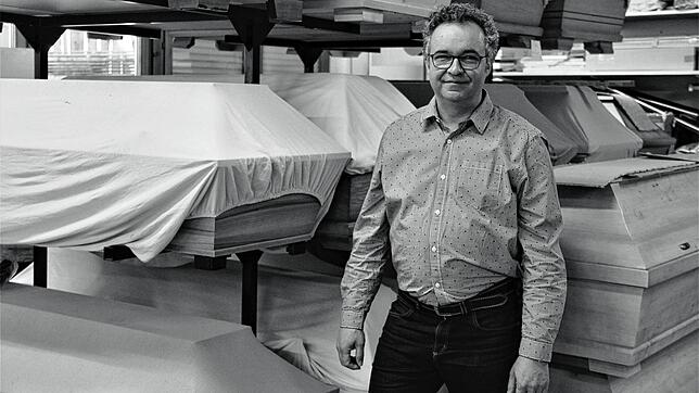 Ralf Homburger ist Bestatter in Hilzingen im Kreis Konstanz. Die Corona-Zeit fordert ihn &ndash; auf verschiedenen Ebenen.