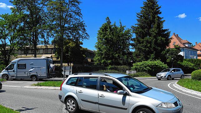 Der Linde-Kreisel an der Stockacher Goethestraße: Ein hier geplantes siebenstöckiges Gebäude darf nun noch sechs Stockwerke haben.