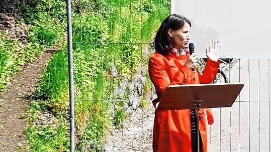 Rita Schwarzelühr-Sutter auf der Albtalstraße.