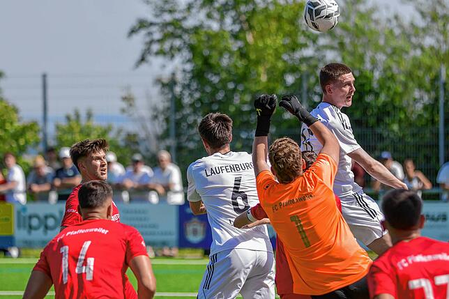 Bild 22: SV 08 Laufenburg siegt 5:2 im ersten Relegationsspiel beim FC Pfaffenweiler – wir haben Fotos!