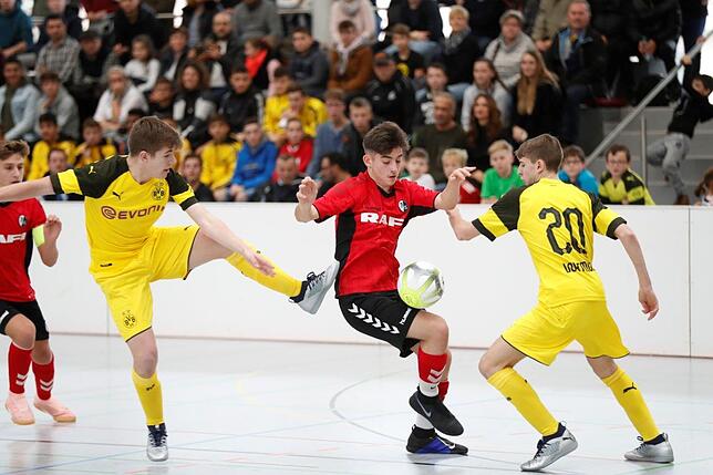 Bild 17: Viel los war beim Internationalen U15 Junioren Fußballturnier! Wir haben die schönsten Bilder