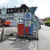 Wo früher die Häuser 9 und 11 in der Karlstraße standen, entsteht bis 2022 ein großes Wohnhaus mit 21 Wohnungen und einer Gewerbeeinheit.