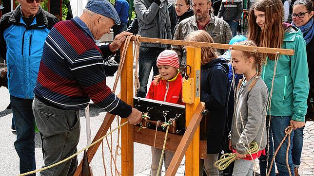 Der für den 17. Mai geplante Naturparkmarkt in Görwihl findet wegen der Corona-Krise nicht statt. Auch Hobby-Seiler Adelbert Mayer (mit ...