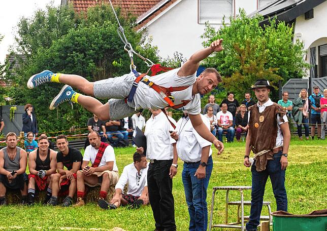 Immer wieder ulkige bis abenteuerliche Spiele, wie hier im vergangenen Jahr, waren das Markenzeichen der Schwäbischen Highlandgames.