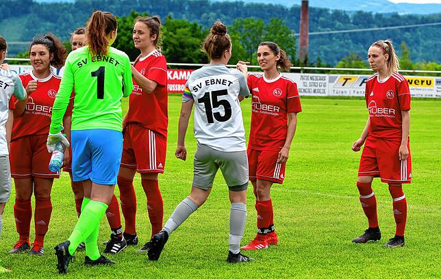 Bild 7: SV Niederhof besiegt SG Ebnet mit 4:1 im Hinspiel der Verbandsliga-Relegation &ndash; wir haben Bilder!