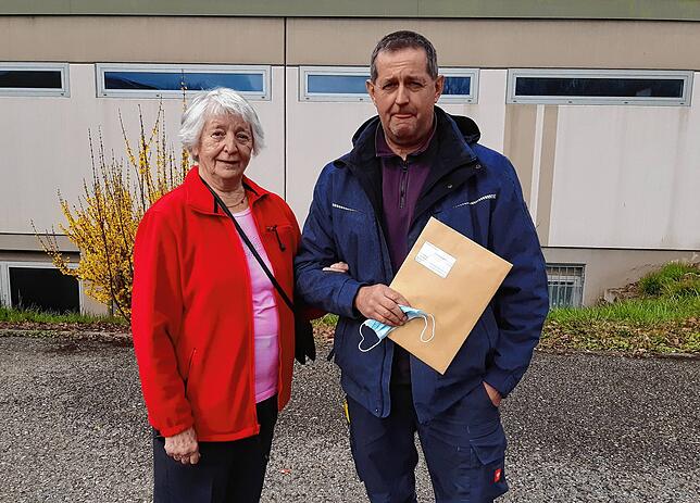 „Der Termin ist schnell und problemlos abgelaufen.“ Elisabeth Maier aus Bad Säckingen, in Begleitung ihres Sohnes Bernd Maier.