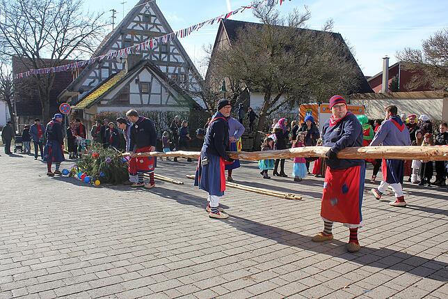 Bild 13: Bilder vom Rathaussturm und Narrenbaumstellen in Ober- und Unterbaldingen