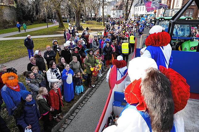 Bild 28: So schön war es am Dienstag beim großen Umzug in Villingen (Teil 3)