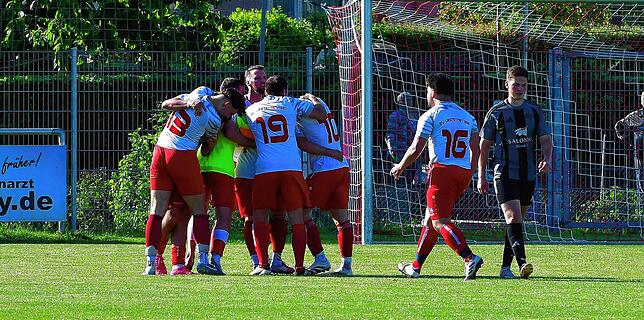 Bild 40: SV Jestetten gewinnt Kellerderby mit 2:1 gegen den FC Hochrhein – und wir haben Fotos!