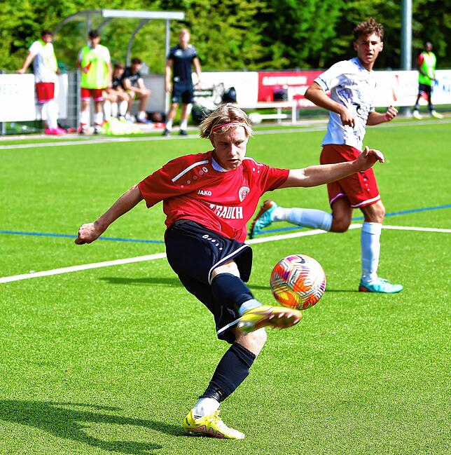 Bild 4: Die SG FC Wehr/Bergalingen startet mit einem 3:1-Sieg ins Abenteuer Verbandsliga &ndash; wir haben Fotos!