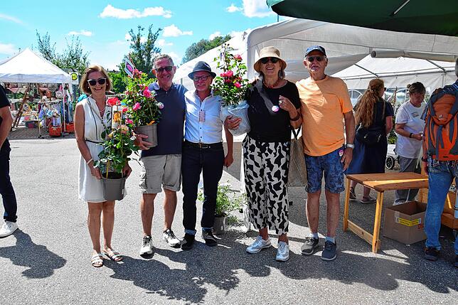 Bild 11: Ein Markt rund um die Rose: Nöggenschwieler Rosentage zeigt sich in Blütenpracht