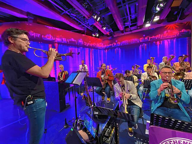 Stimmungsgaranten: Die Froschenkapelle mit Bandleader Tobias Franz aus Radolfzell