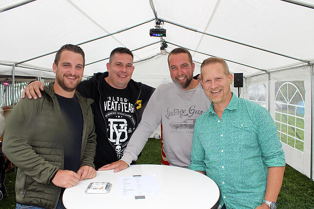 Bild 10: Beim Blumberger Straßenfest war die Stimmung trotz des Regenwetters gut