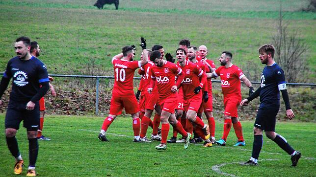Die Geisinger hatten in der Saisonhälfte viel Grund zum Jubeln. Der Vizemeister der vergangen Spielzeit führt derzeit die Bezirksliga an.