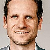 Er kommt zum nächsten SÜDKURIER-Stadtgespräch und diskutiert mit Moderator Jörg-Peter Rau und den Gästen im Publikum: Florian Kunze, ...