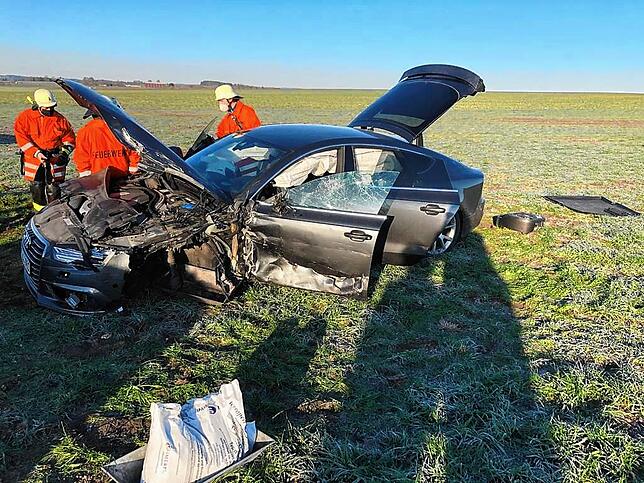 Am Mittwochmorgen war die Feuerwehr Hüfingen bei einem schweren Verkehrsunfall zwischen Mundelfingen und Hausen vor Wald im Einsatz.