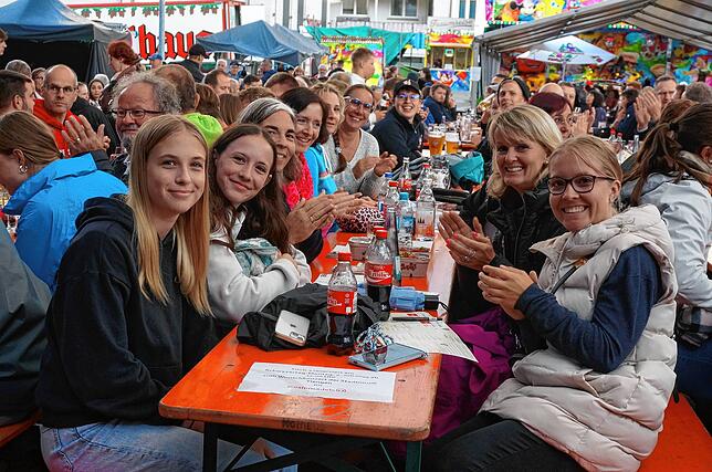 Bild 11: Stadtmusik Tiengen spielt zum Abschluss des Schwyzertags: Das sind die Bilder