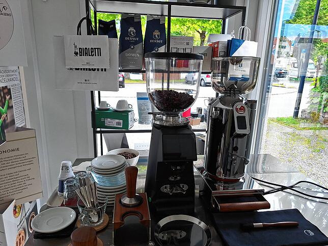 Zum Sortiment von Piacere Infinito gehören auch Kaffeemaschinen und Kaffeemühlen.