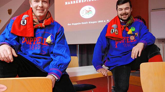Sie standen hinter der Kamera beim ersten Online-Narrenspiegel der Singener Poppele-Zunft: Claudius Paul und Denis Fischer waren für die ...