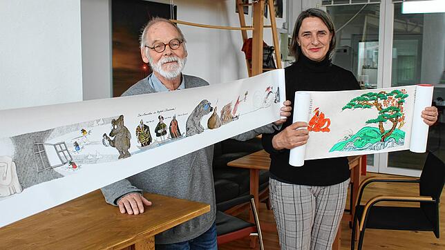 Katharina Gilmer und André Heygster (links) haben die Idee für das &bdquo;Erste traditionelle Buchvergnügen&ldquo; in der Kunsthalle ...