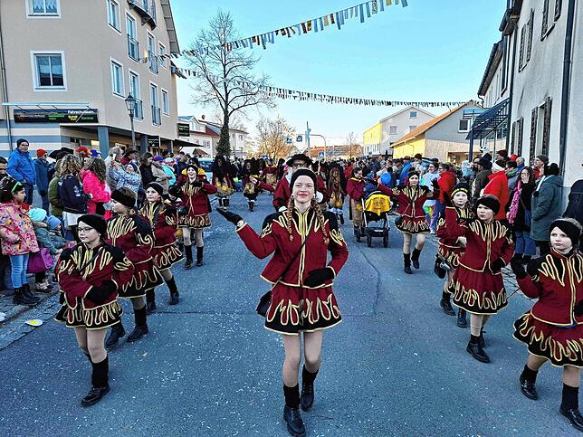 Bild 9: Alle Bilder vom Jubiläumsumzug Bockzunft Stetten am kalten Markt