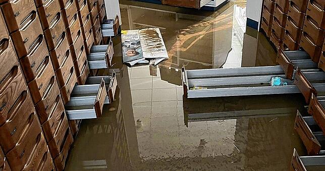 Über ein Drittel der Medikamente wurde durch Schlamm und Wasser vernichtet.