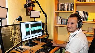 Matthias Hoff aus Neustadt ist ein Stimmen-Genie. Als Synchronsprecher, Hörbuchsprecher oder Stimmenimitator arbeitet er in Studios in ...
