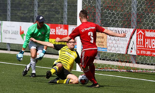 Bild 5: SV Eichsel siegt mit 4:0 beim FC Bergalingen &ndash; und wir haben Bilder!