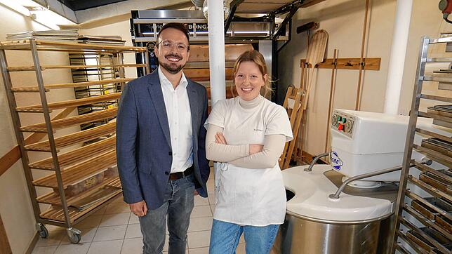Felix Keller, Gründungsberater der Handwerkskammer Konstanz, und Nora Keller, Gründerin der Sauerteigbackstube Brotalgut, in der ...